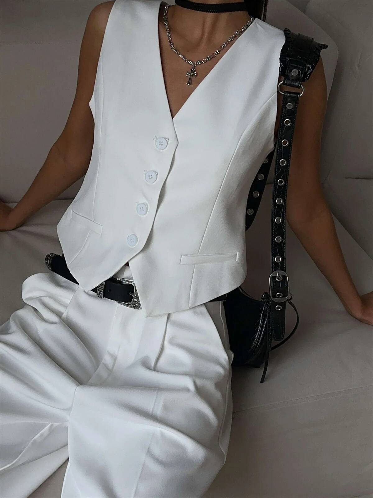 Women Fashion Sleeveless Suit Vest Solid Single Breasted V Neck Tops Elegant Office Lady Clothes Slim Casual Street Cardigan dongdumaoyi