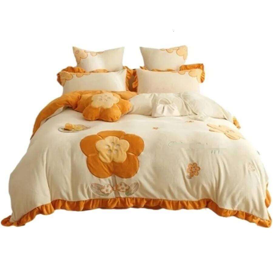 Winter Warm Four-Piece Velvet Set Double Sided Quilt Cover Thick Sheet Pillowcase Linen for 1.5/1.8m Bed in Green and Orang W260302