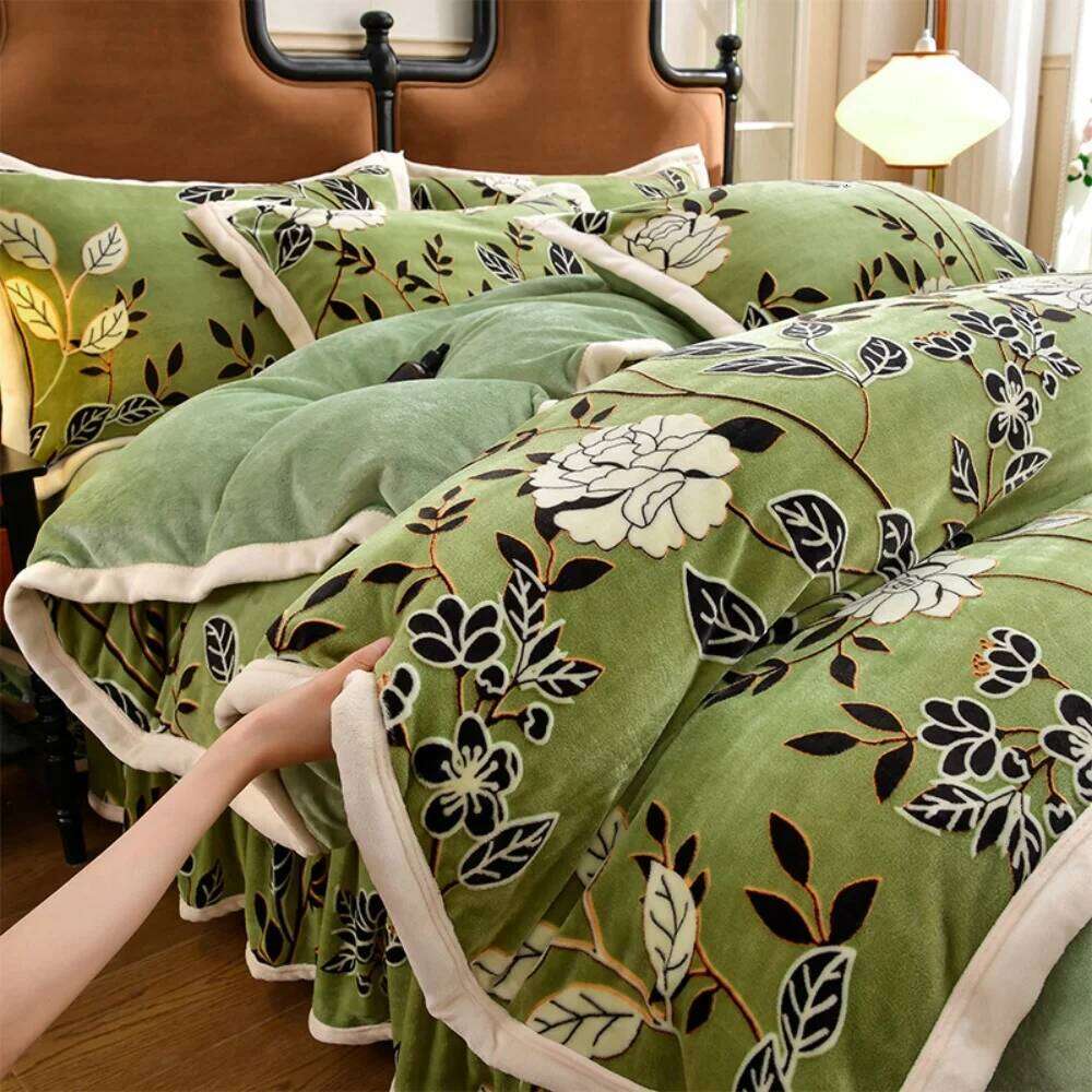 Winter Warm Floral Printed Bedding Luxury Milk Velvet Queen Thickened Soft Duvet Cover Pillowcase Bed Skirt Four Piece Set W260302