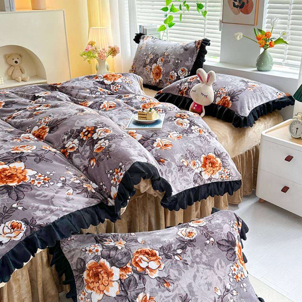 Thickened Double-Sided Milk Bedding Winter Warm Printed Carved Velvet Four-Piece Set Quilt Cover Pillowcase Bed Skirt W260302