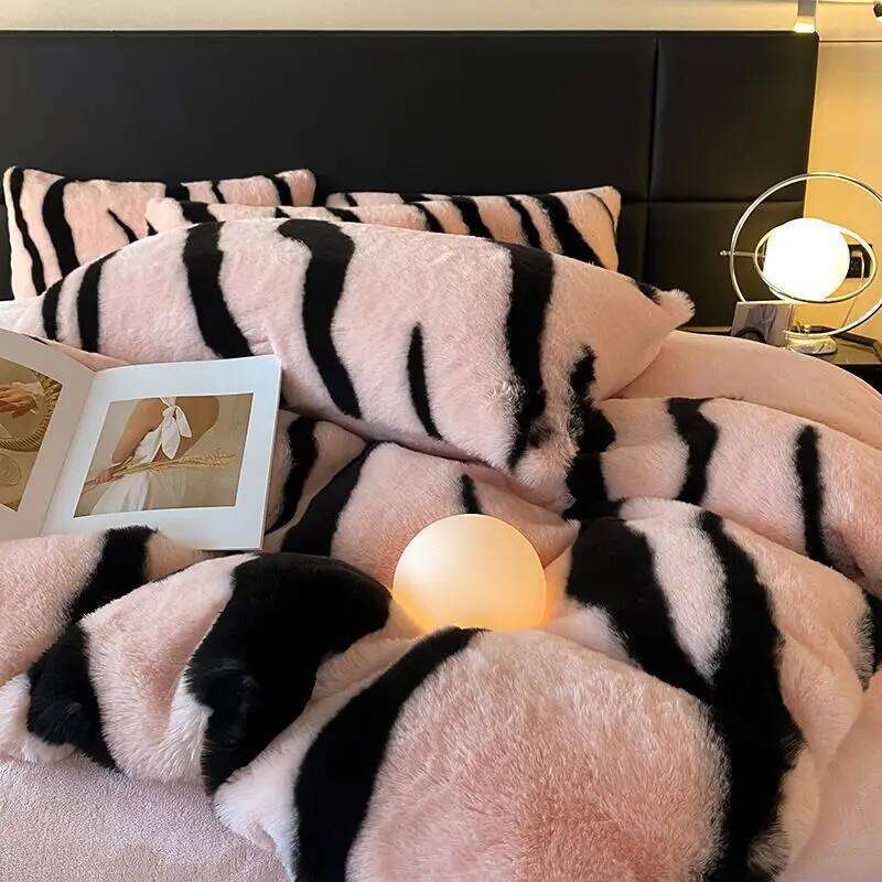 Milk Thickened Warm Coral Bed Class A Rabbit Plush Quilt Cover Sheet Pillowcase Four-piece Set W260302