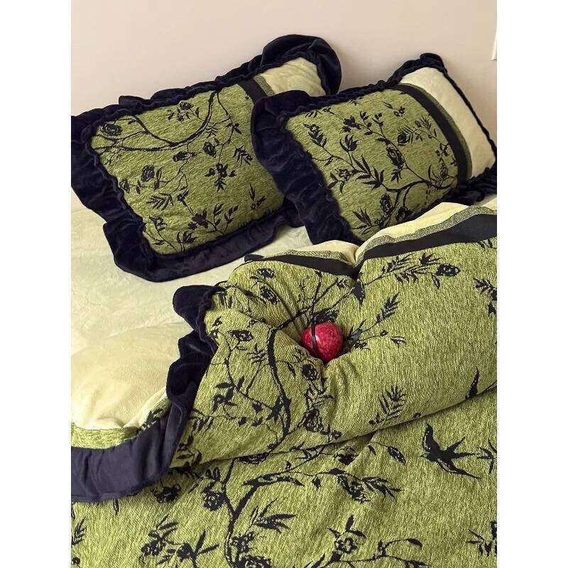 French medieval flower milk four-piece set lotus leaf lace thickened quilt cover coral fleece bed sheet bedding W260302