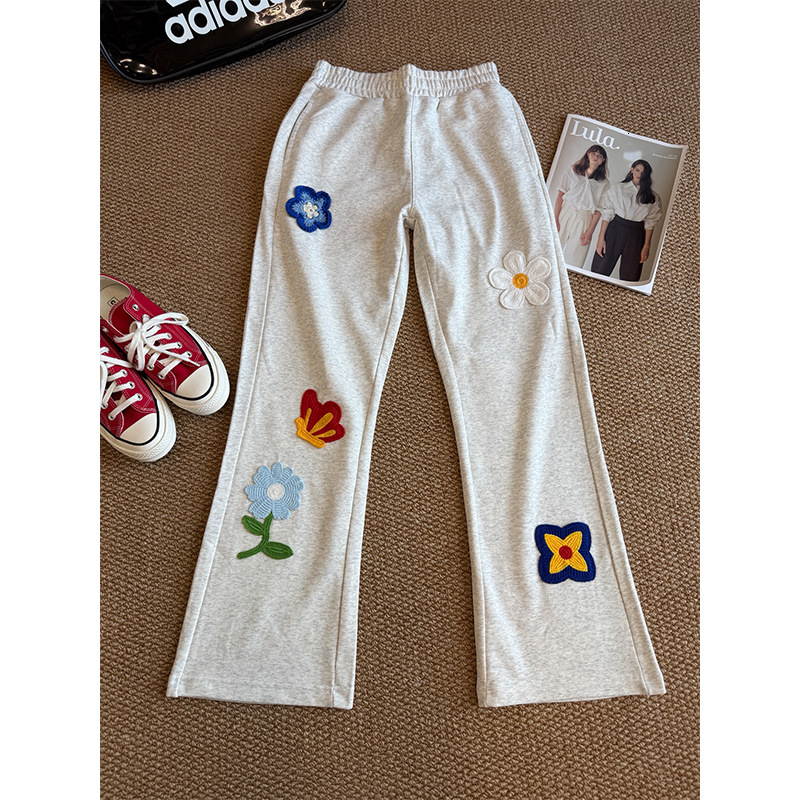 2026 Luxury Brand Designer Clothing Floral Gray Heavy Embroidered Curved Hem Sweatpants For Men, Summer Cleanfit Pants, American Retro Flared Sports P