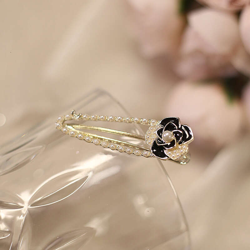 Jewelry Hair Clips & Barrettes French Retro Black Camellia Hair Clips with Pearl Embellishments Elegant Side Bangs Barrettes for Women Daily Hair Acce - view 4
