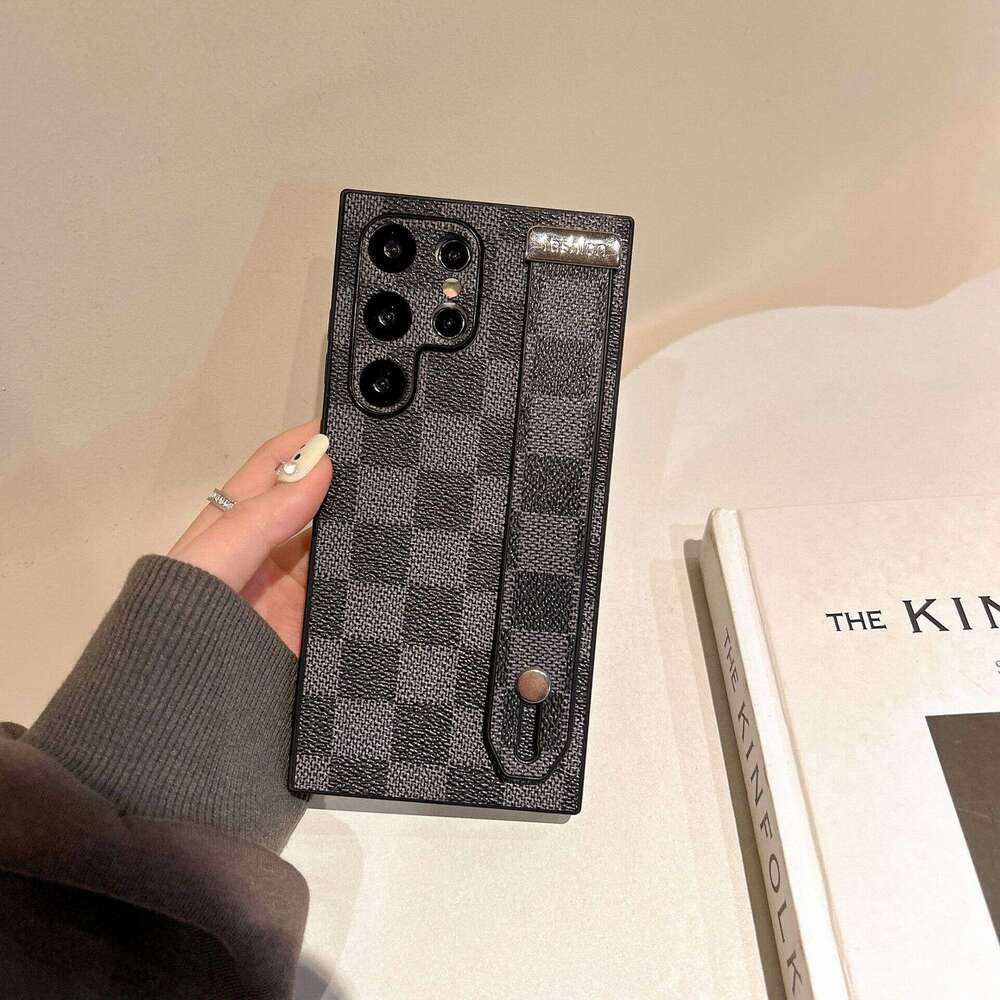 Vintage Pattern Compatible with Samsung S24ULTRA Checkered S22ULTRA Shockproof Phone Case S23U Wrist Strap Trendy Brand