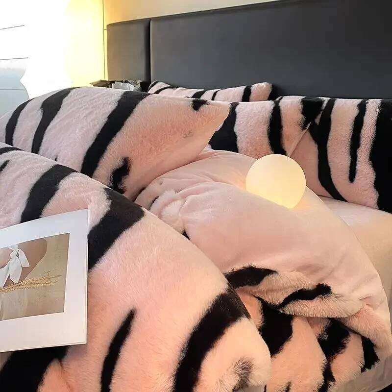 Milk Thickened Warm Coral Bed Class A Rabbit Plush Quilt Cover Sheet Pillowcase Four-piece Set W260302