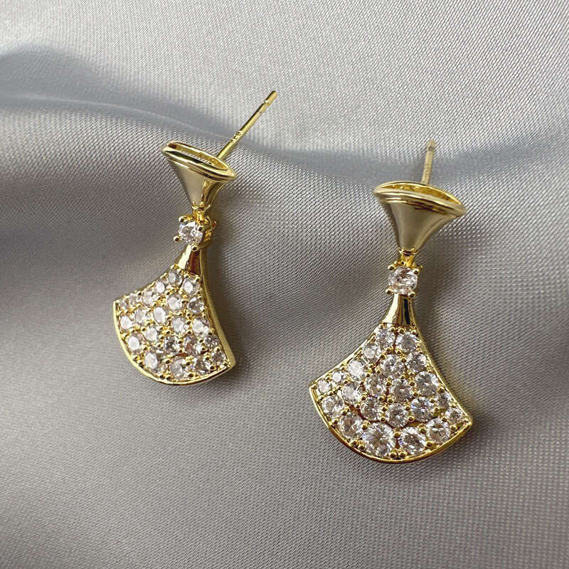 Ultra-shiny Micro-inlaid Zircon Fan-shaped For Women S925 Silver Needle Designelegant Little Dress Earrings