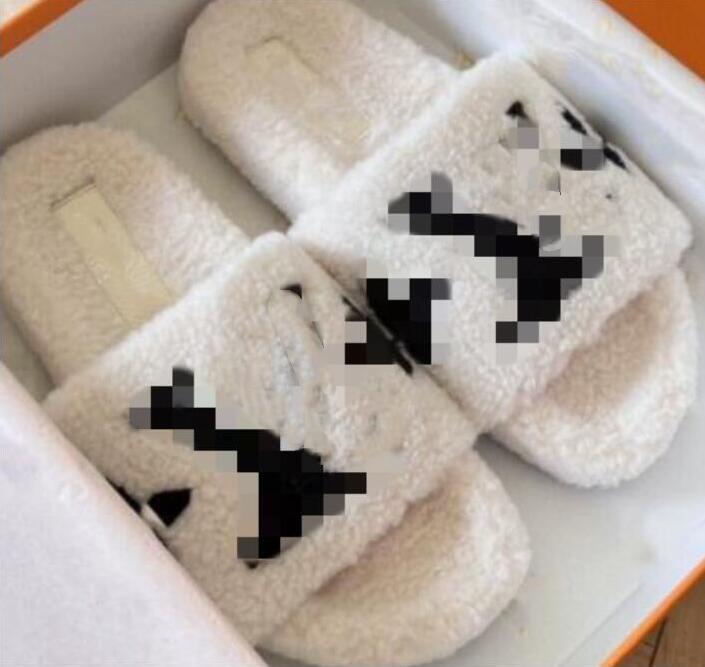 Women Plush Slipper… - image