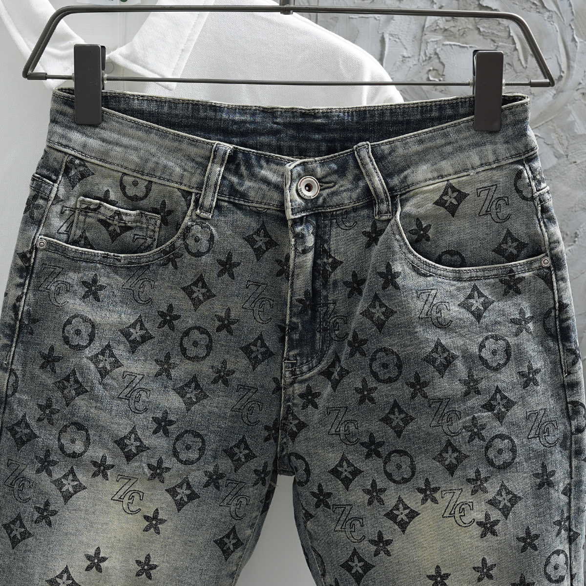 2026 Luxury Brand Designer Clothing Elastic Denim Shorts For Men, Summer Thin Style, Unique Full Body Print, Slim Fit, Straight Leg, Versatile, Slimmi