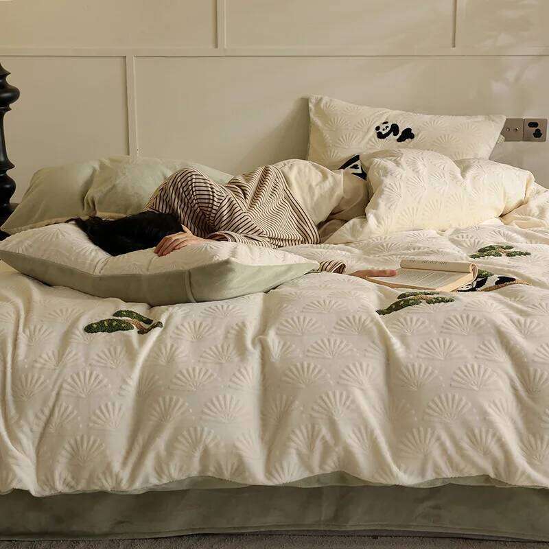 Customizable milk fleece towel embroidery four-piece set autumn and winter thickened warm bed sheet quilt cover W260302