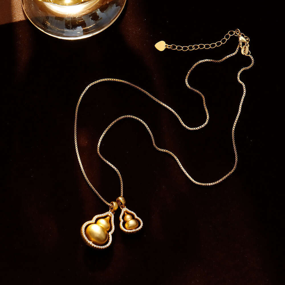 Double Gourd Layered Pendant Necklace Fashionable And Elegant Accessory
