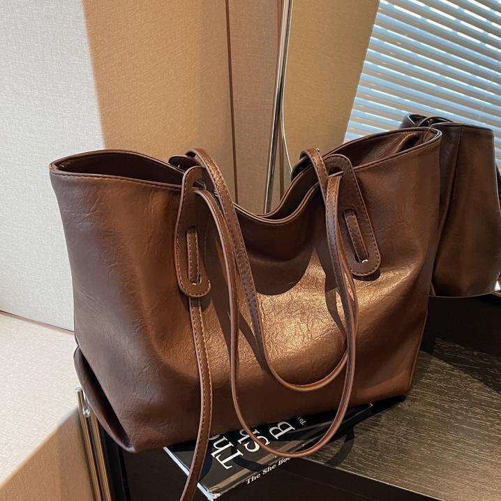 Designer Bag Totebag Popular Soft Surface Large Capacity Women S New Vintage Simple Versatile Shoulder For Work And Commuting Tote Bag