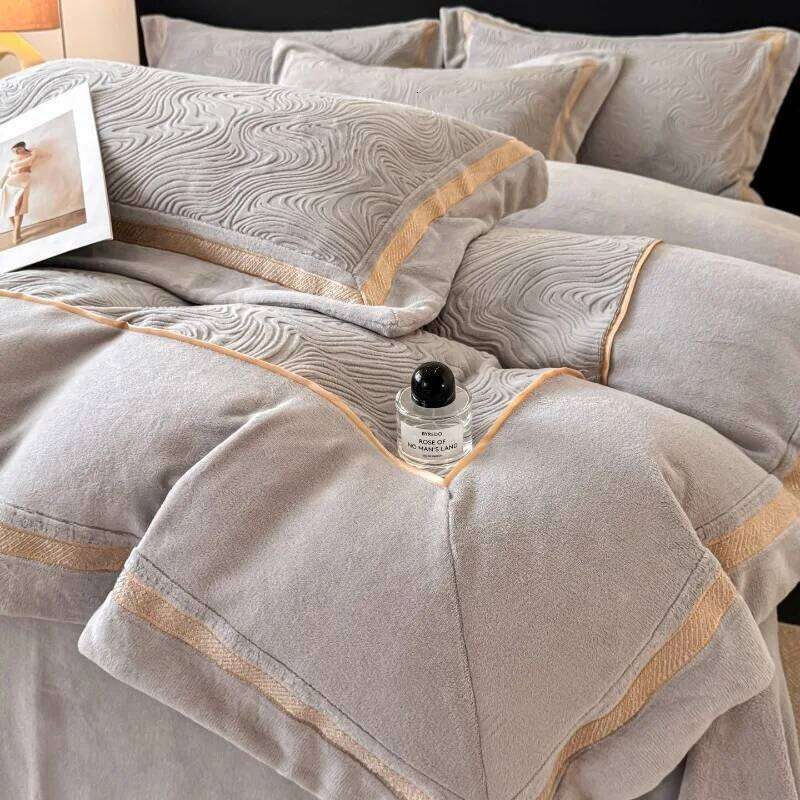 Anti-static milk four-piece set winter thickened double-sided quilt cover coral fleece bed sheet mattress W260302