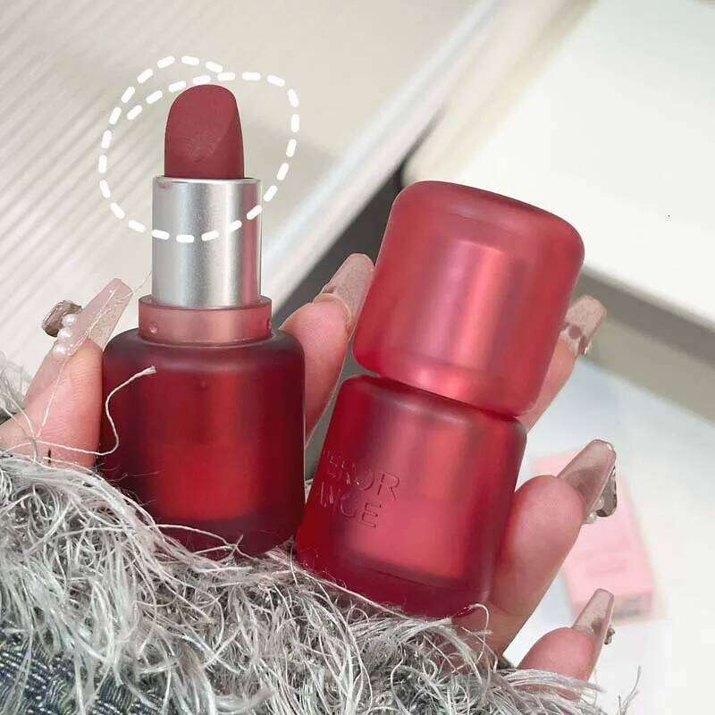 HERORANGE Soft Language Velvet Fat Mound Mist Surface Matte Not Easy to Stain Cup Appearance White Lipstick H260302