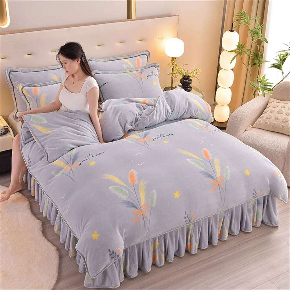Milk Velvet Four-Piece Sets Winter Warm Thickened Double-sided Plush Bedding Set Soft Flannel Bed Skirt Quilt Cover Pillowcase W260302 W260302