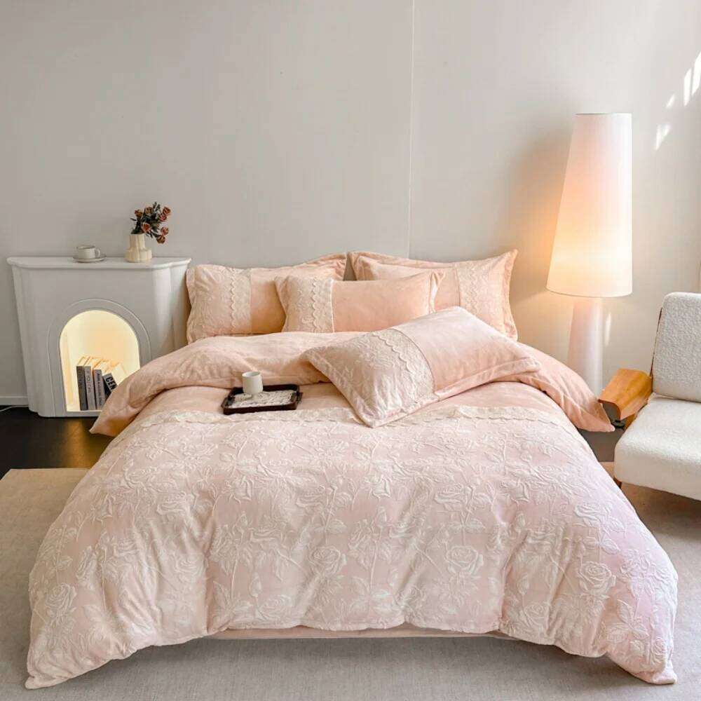 Thickened Carved Milk Velvet Bedding Coral Fleece Winter Warm Four-Piece Set Duvet Cover Pillowcase Bed Sheet Home Textiles W260302 W260302