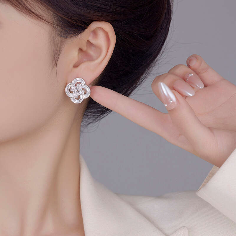 Micro-inlaid Zirconium Four-leaf Clover Studs 925 Silver Pins Light Luxury Fashionable Earrings