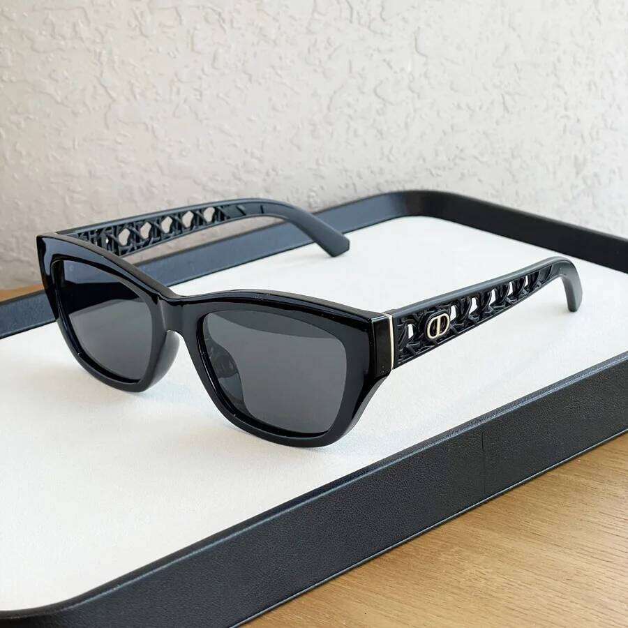 Fashion Designer's New Cat Eye Small Framepolarized Women's Sunglasses, A Must-Have Item For Celebrities With Simple Lines Uv400