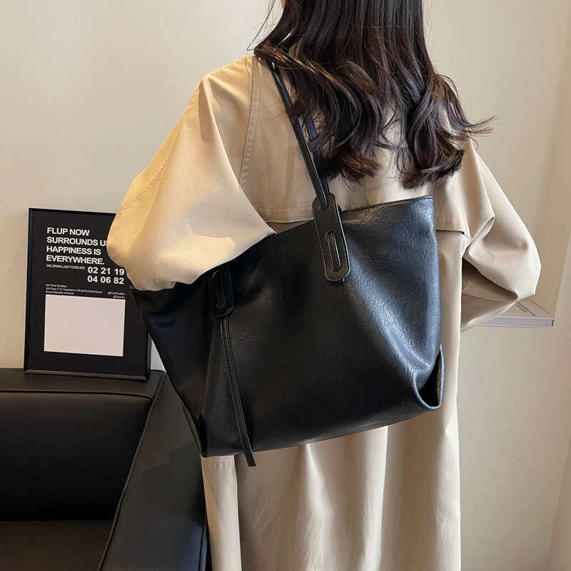 Designer Bag Totebag Popular Soft Surface Large Capacity Women S New Vintage Simple Versatile Shoulder For Work And Commuting Tote Bag