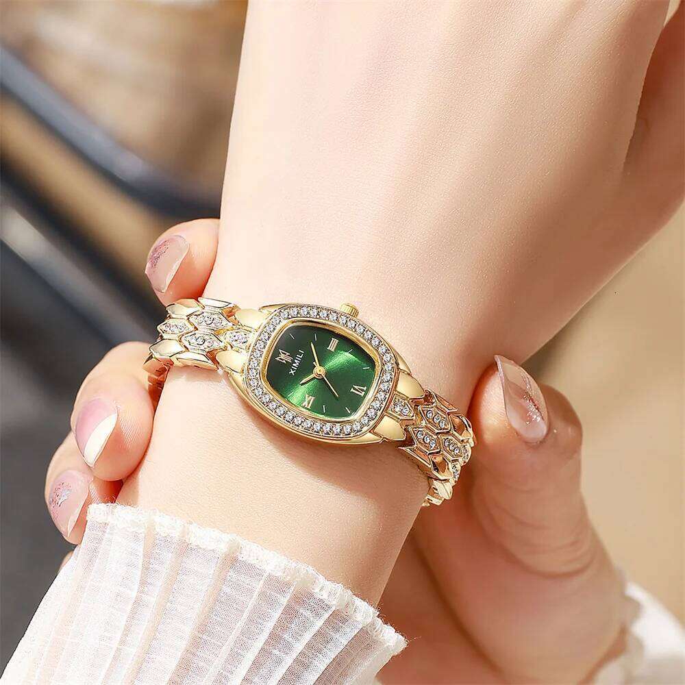 Fashion Quartz Women's Watch Wine barrel Rome Digital Display Casual golden bracelet Strap Simple Wristwatch for Ladies XJ260303