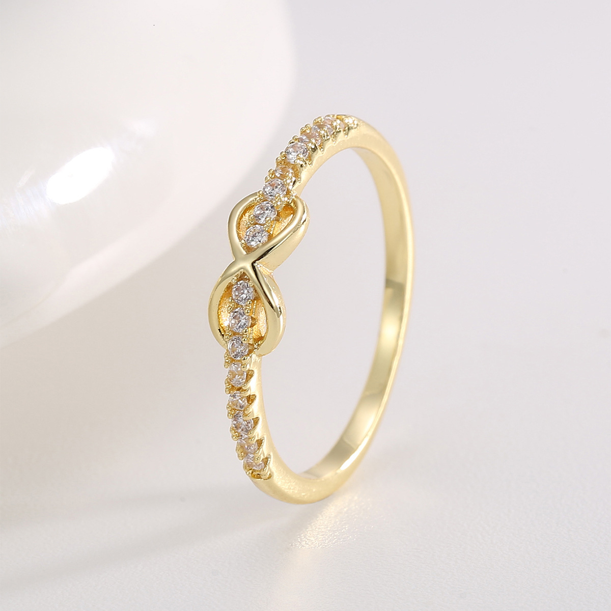 Ring Light Luxury Design For Women, Gold-Plated Figure-Eight Knot Ring With Zirconia Ring