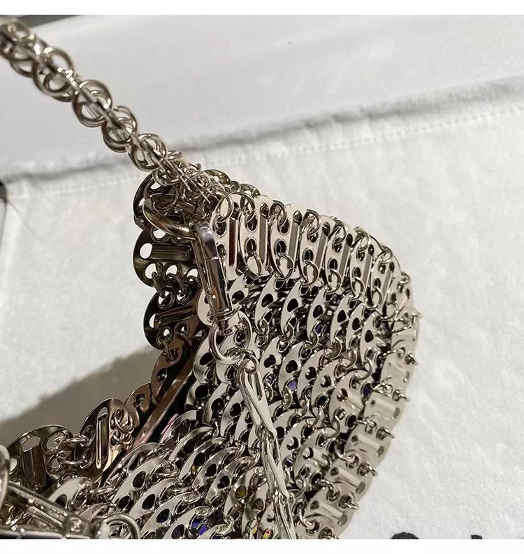 Shiny Silver Metal Sequined Woven Handmade Square Bag Fashion Women Handbag Lady Purse Shoulder Crossbody Bag Female Casual Bag 260302