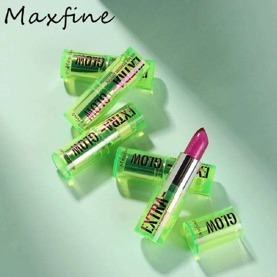 Color-changing lipstick not fade or stick to the cup providing long-lasting moisture and preventing water from changing H260302