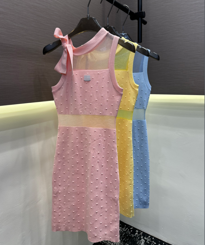 26 women's dress with hollow out temperament, tied knit vest dress 3-03