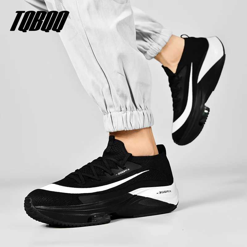Professional Carbon Plate Running Shoes Ultra-Light Racing Shoes for Marathon Training High Energy Return Cushioning Men Women K260303