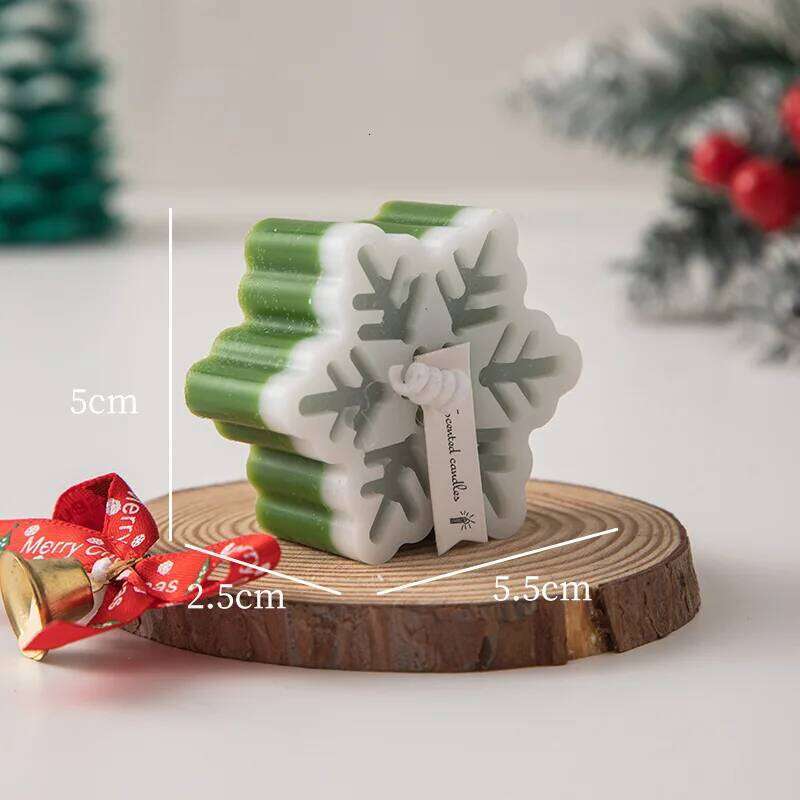 1pcs Handmade Christmas Snowflake Aromatherapy Home Decoration Gifts Scented Candles New Year 2024 W260303