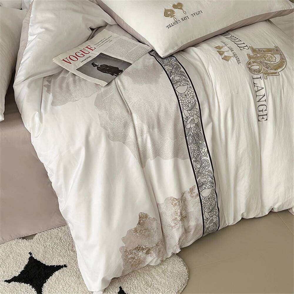 Light Luxury Four-Piece Set Bedding Sets Quilt Covers Home Duvet Cover Pillowcases Single Couple Bedsheet Double Size Bed Linen W260302