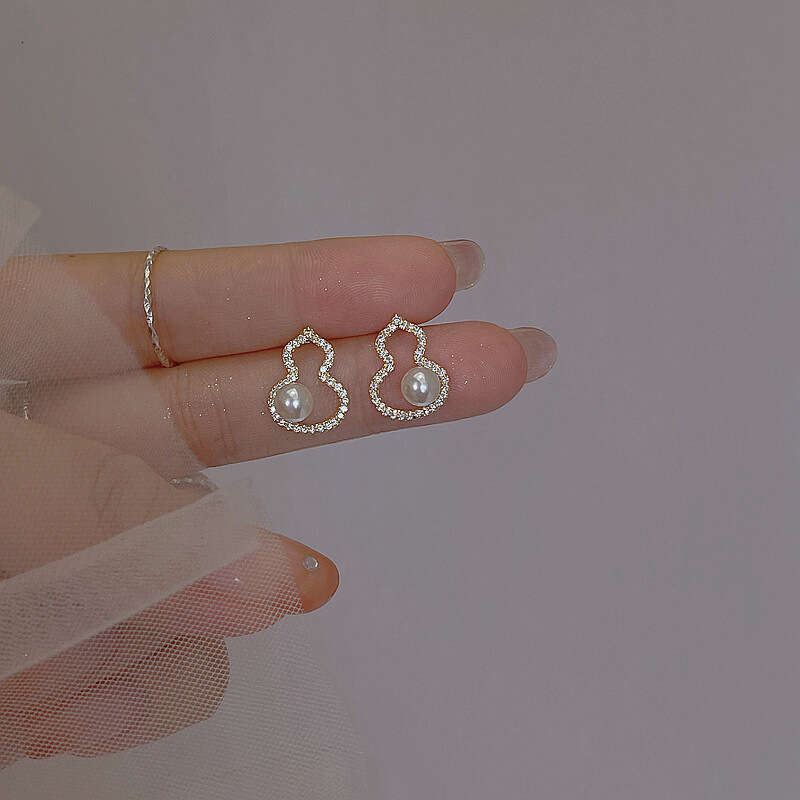 Zircon Hollow Gourd Earrings For Women Simple And Elegant Ear Jewelry Unique Design With Imitation Pearls Trendy Accessories