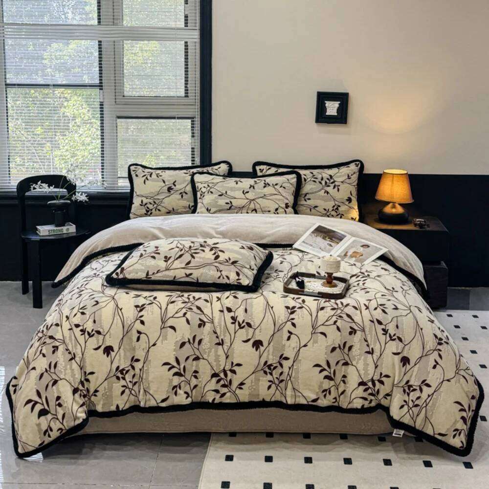 Luxury Floral Carved Milk Velvet Bedding Winter Warm Soft Bed Sheet Queen Home Thicken Duvet Cover Pillowcase Four Piece Set W260302 W260302