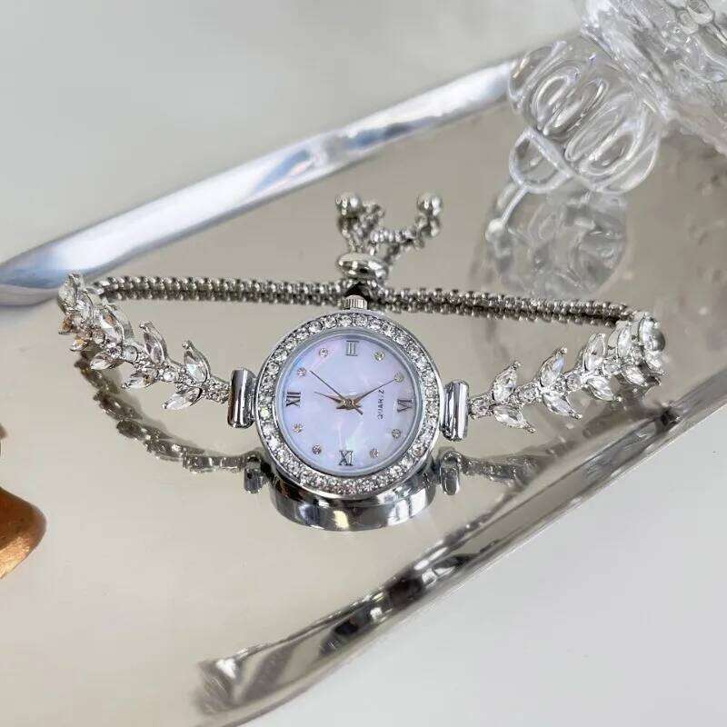 Luxury Mermaid Light Women Watch Diamond Adjustable Bracelet Quartz Movement XJ260303