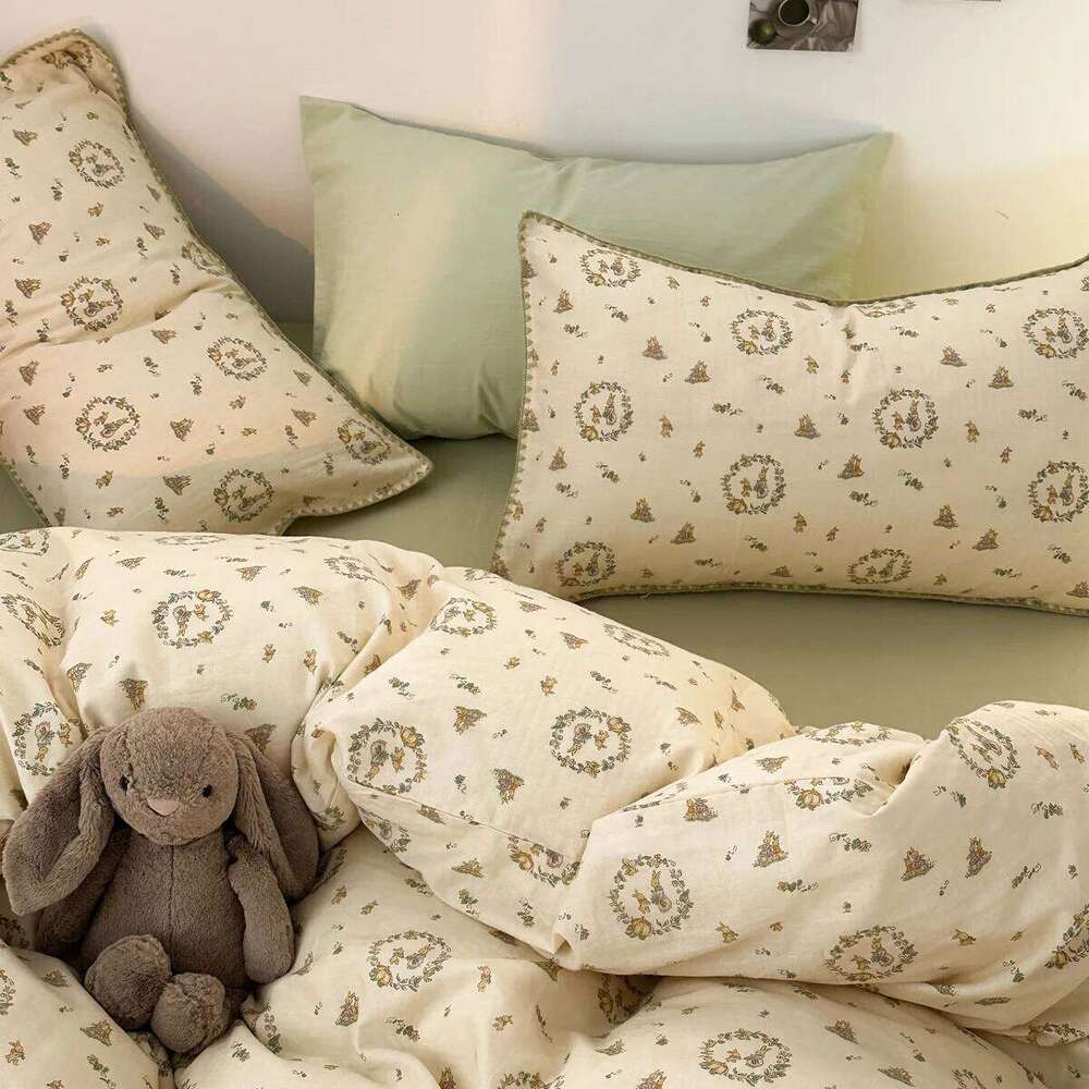 Graffiti Zoo pure four-piece set 1.5m 1.8m apartment cotton bed sheet colored edge W260302