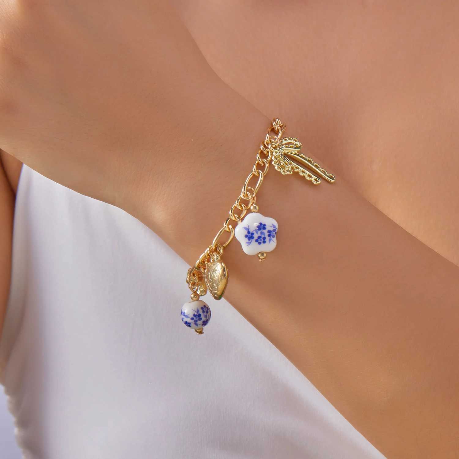 Vintage Blue and White Porcelain Bracelet for Women Ceramic Metal Beads Bowknot Strand Bangle Party Daily Jewelry Accessories H260303