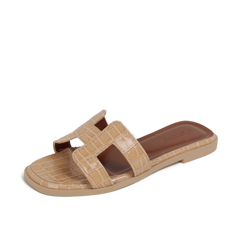 2026 Summer Hot Free Shipping Trendy Sandals Fashion Designer Beach Shoes Flat Bottom Stone Pattern Slippers for Women