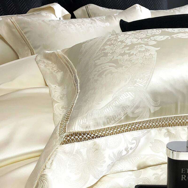 Beige Jacquard Satin Bedding Set Luxury 4pcs Hollow out Embroidery Quilt/Duvet Cover Bed Sheet Pillowcases Queen King Size W260302