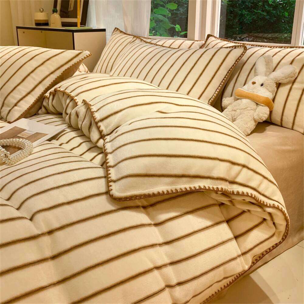 Milk Velvet Bedding Queen Thickened Stripe Duvet Set Bedroom Decor Winter Warm Soft 4 Piece Sets Quilt Cover Bed Sheet W260302