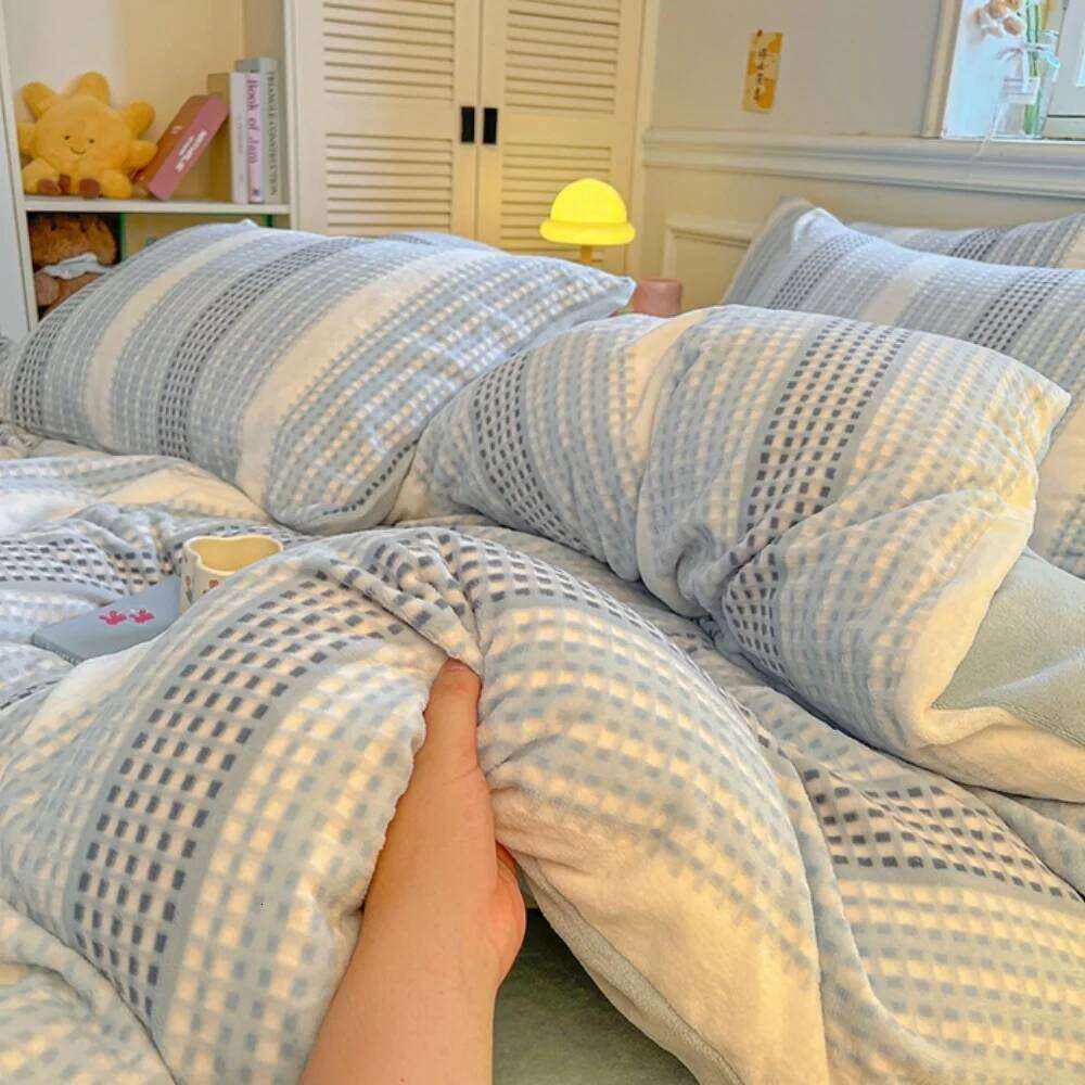 Class A Thickened Milk Velvet Four-Piece Winter Warm Duvet Quilt Cover Bed Sheet Pillowcase Soft Bedding Set W260302 W260302