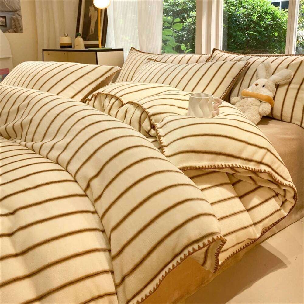 Milk Velvet Bedding Queen Thickened Stripe Duvet Set Bedroom Decor Winter Warm Soft 4 Piece Sets Quilt Cover Bed Sheet W260302