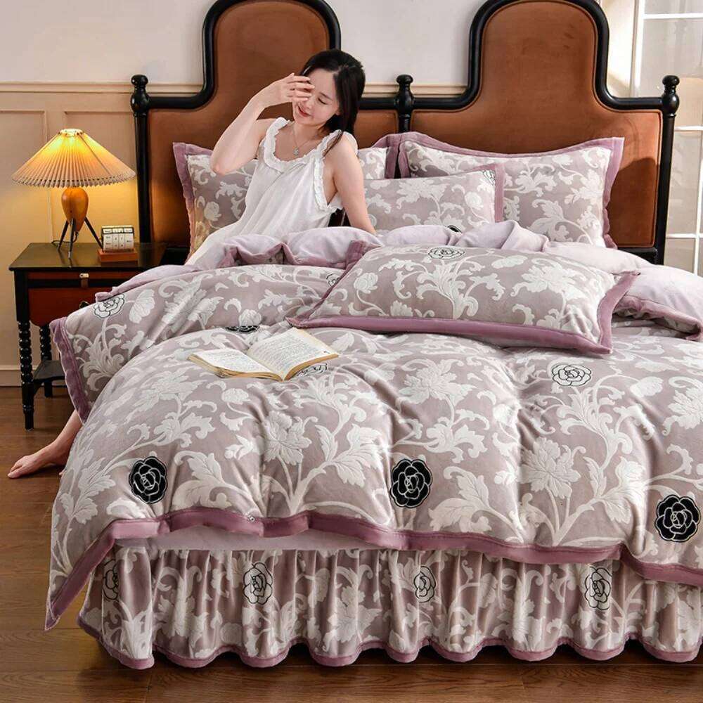 Luxury Floral Printed Winter Warm Milk Velvet Bedding Queen Thickened Soft Duvet Cover Pillowcase Bed Skirt Four Piece Set W260302
