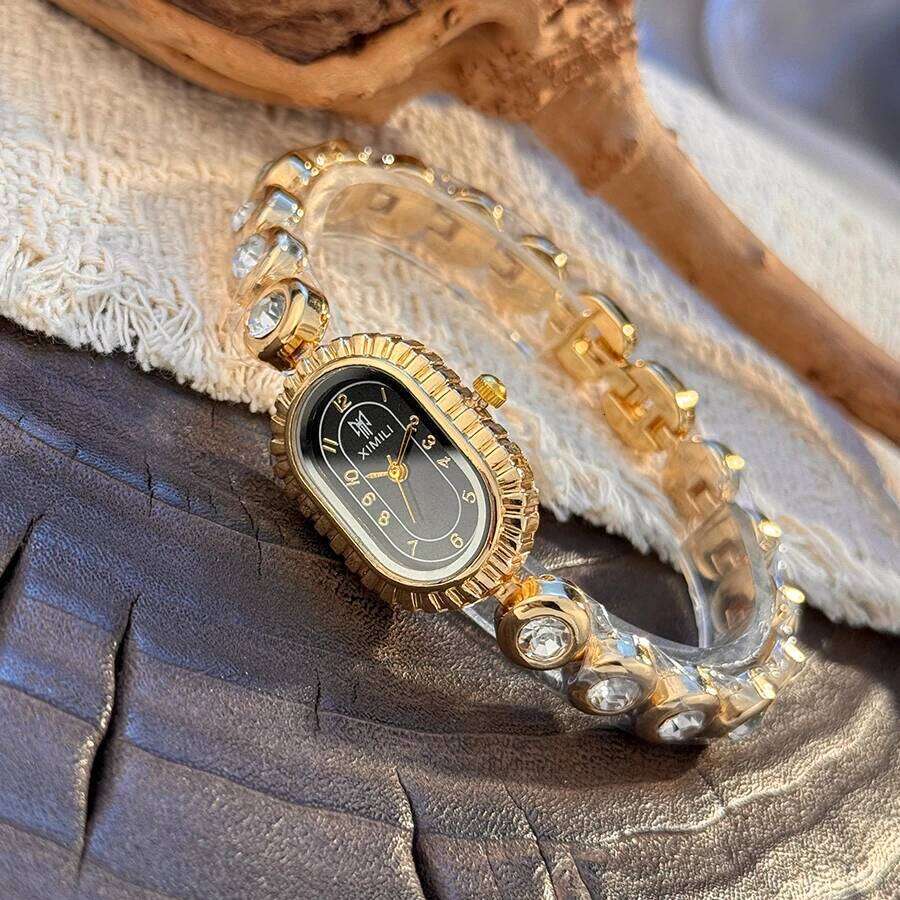 New Arrival Elegant Oval Shape Compact Gold Watch for Women Vintage Elegance Luxury Diamond Embedded Bracelet Quartz Wristwatch XJ260303