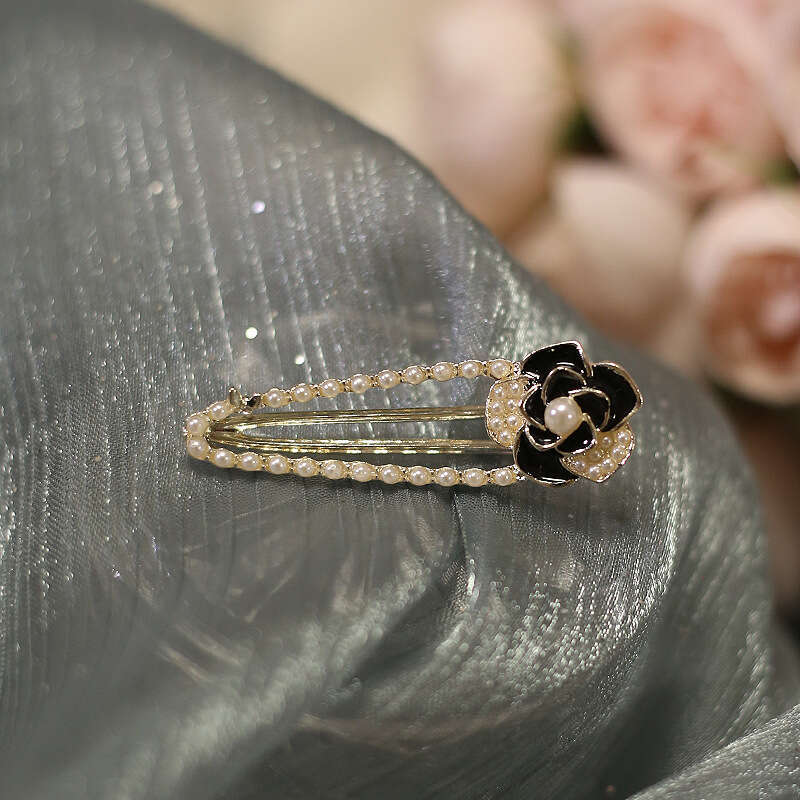 Jewelry Hair Clips & Barrettes French Retro Black Camellia Hair Clips with Pearl Embellishments Elegant Side Bangs Barrettes for Women Daily Hair Acce