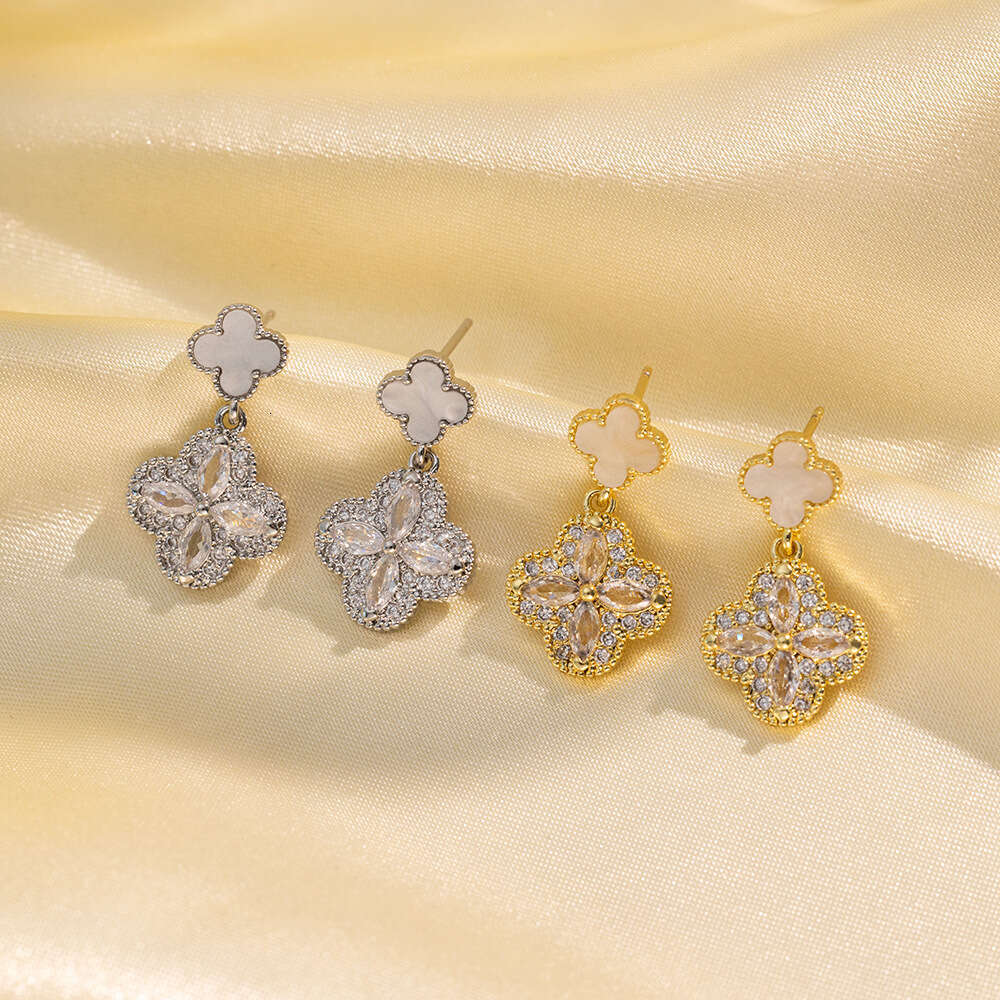 Trendy Elegant Four-leaf Clover Earrings Fashionable And Popular Natural Mother-pearl Earrings