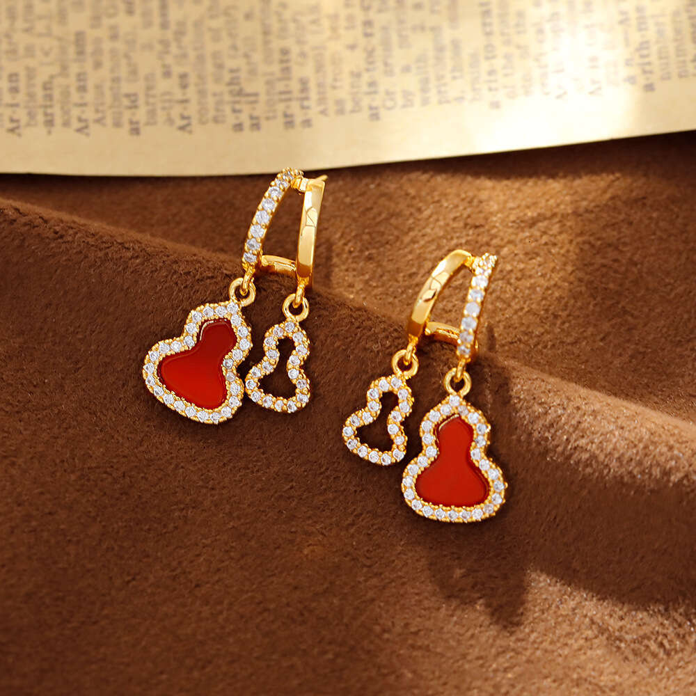Luxurious Red Agate Gourd Earrings For Women Unique Design With Tassels