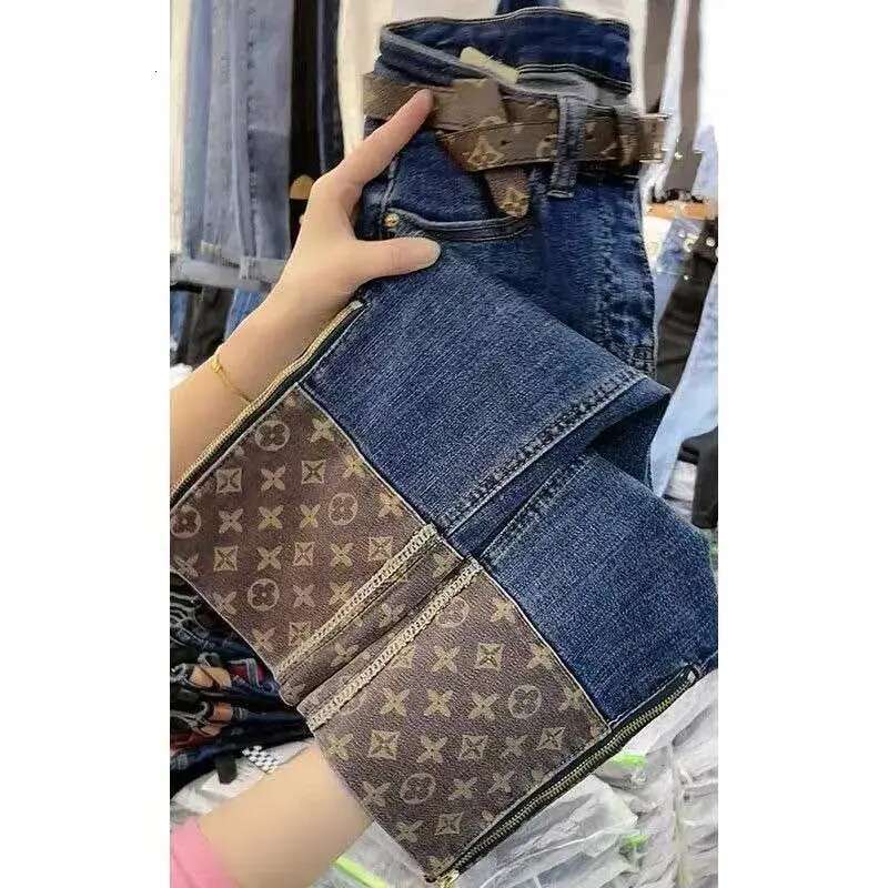 This a trendy high-waisted 9-inch couples jeans design The new style of printed pants is fashionable for women H260303