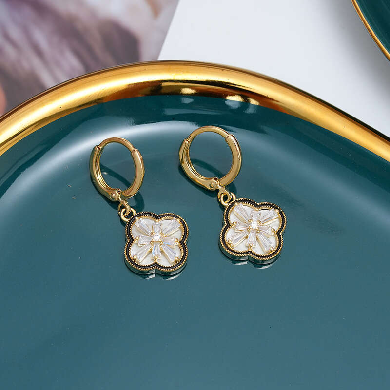 Zircon-inlaid Four-leaf Clover Compact Fashionable And Exquisite Women's Earrings