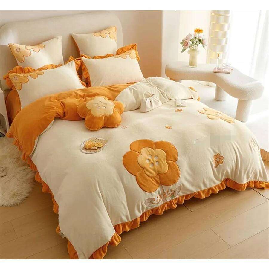 Winter Warm Four-Piece Velvet Set Double Sided Quilt Cover Thick Sheet Pillowcase Linen for 1.5/1.8m Bed in Green and Orang W260302