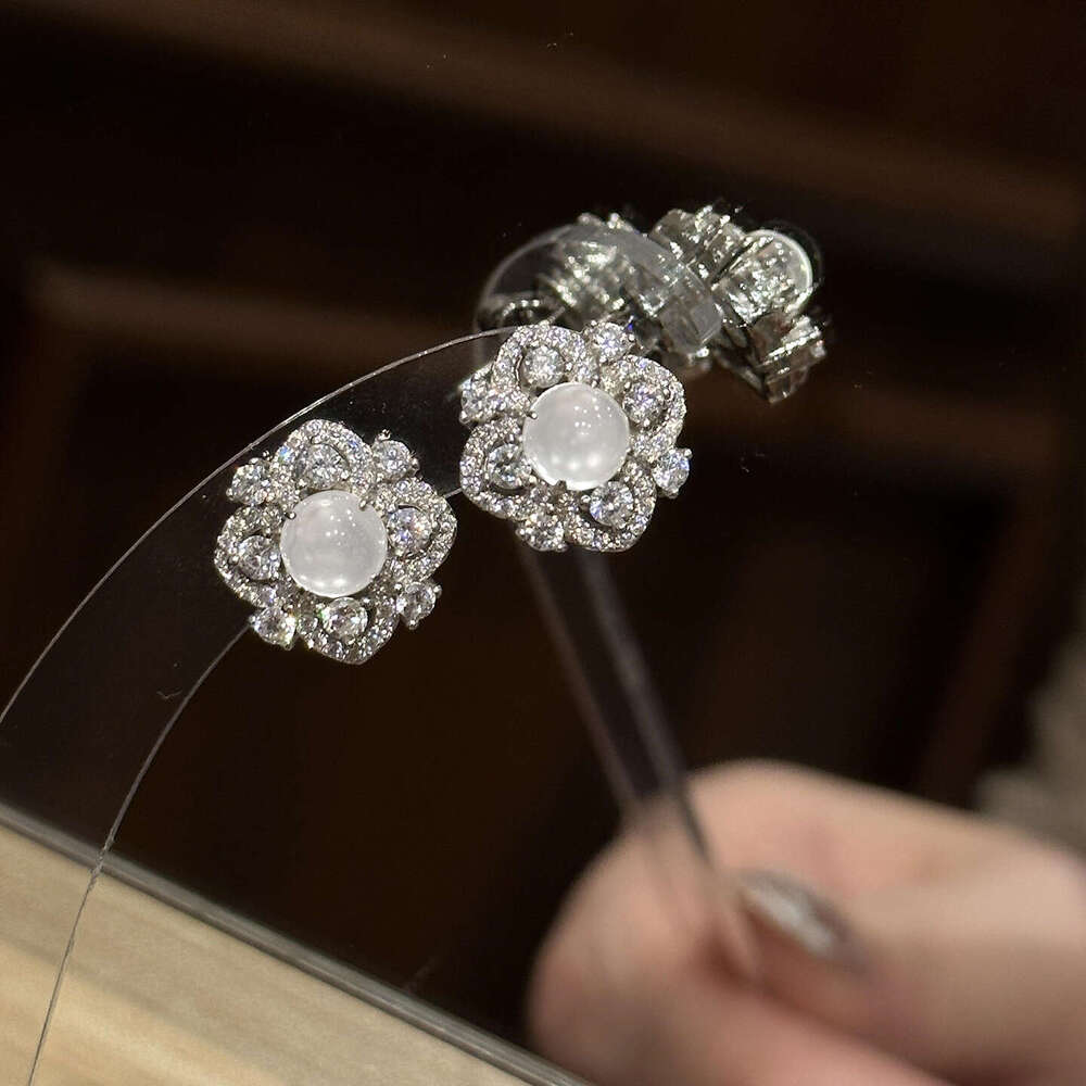 Full-diamond Four-leaf Clover For Women Chinese-style Zircon With A High-end Feel Imitation Chalcedony Earrings